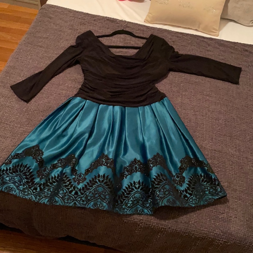 Like new fit and flare dress with sparkle glitter